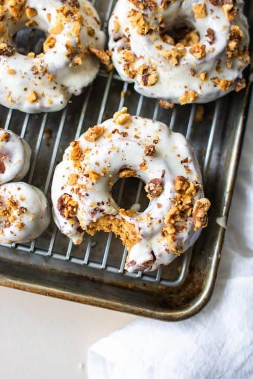 carrot cake donuts