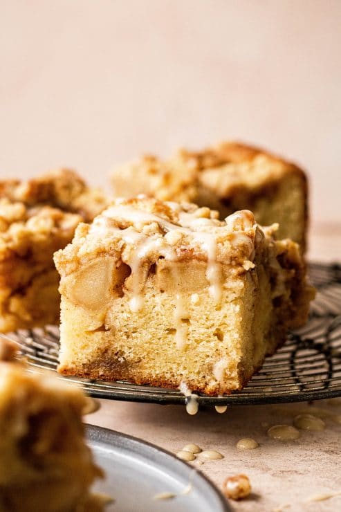 apple crumb cake - 10 holiday dessert recipes