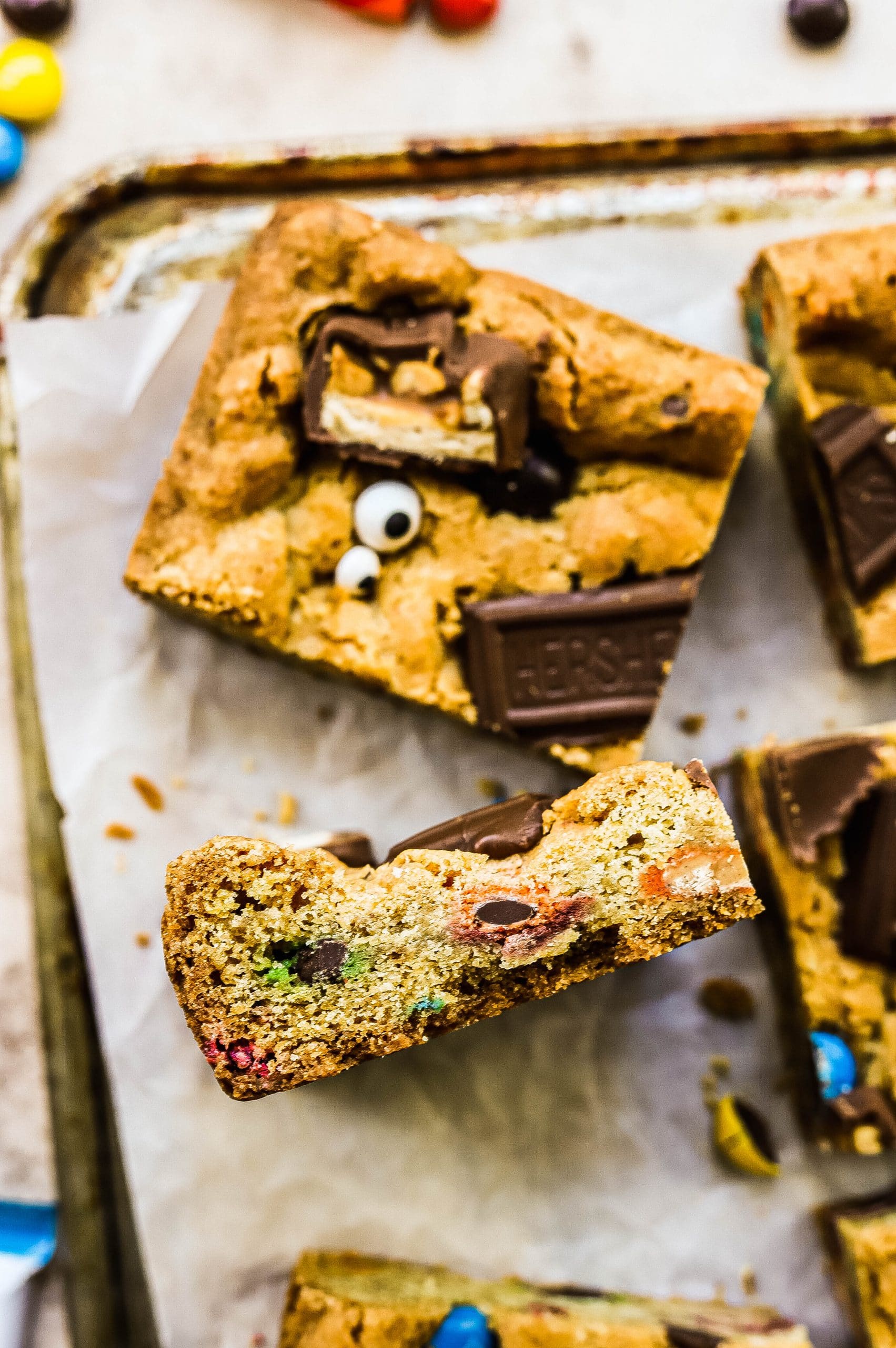 halloween candy cookie bars