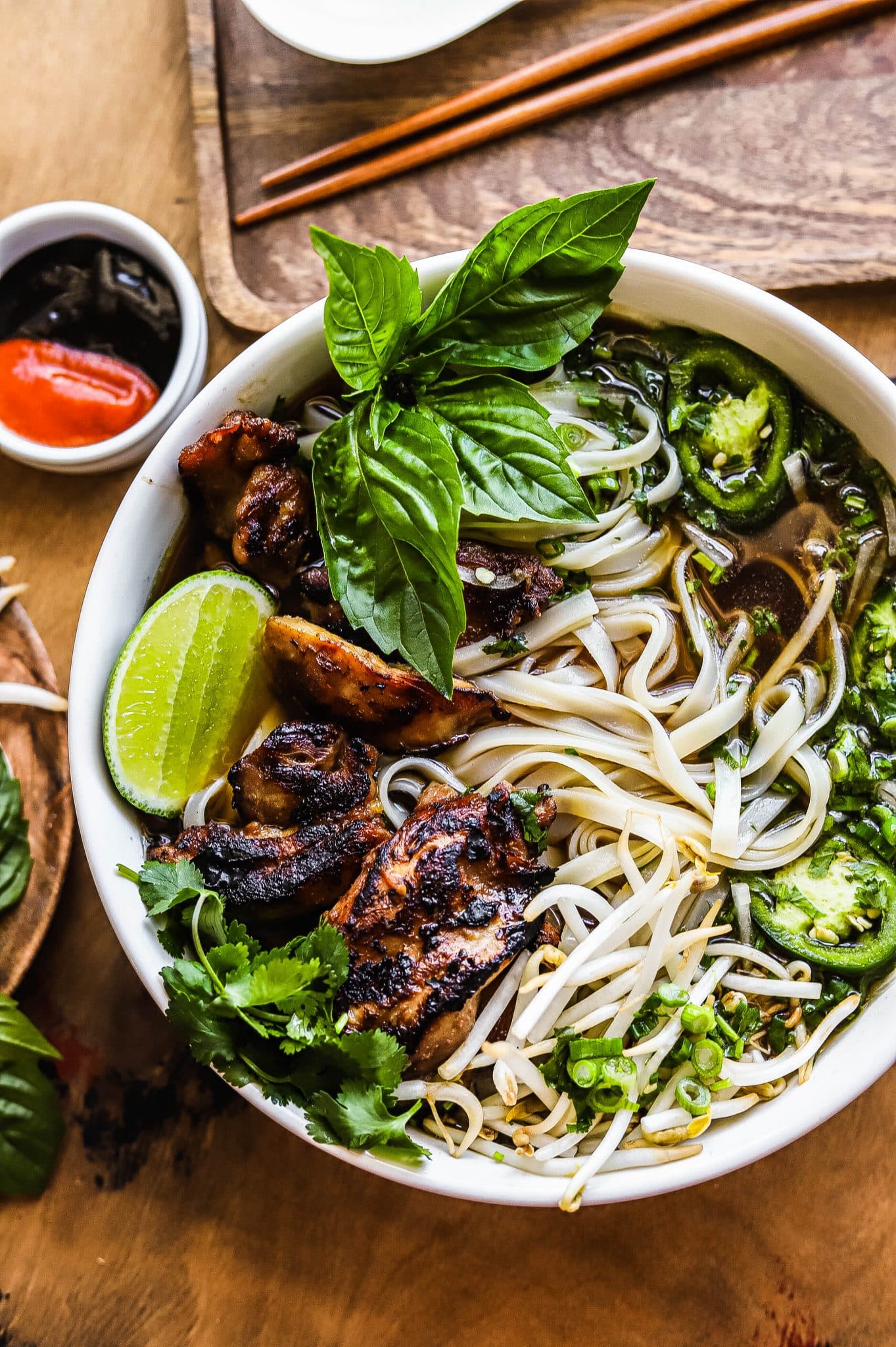 https://somuchfoodblog.com/wp-content/uploads/2022/04/grilled-chicken-pho6-1363x2048.jpg