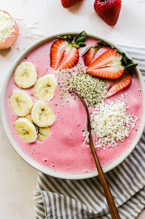 Strawberry smoothie bowl