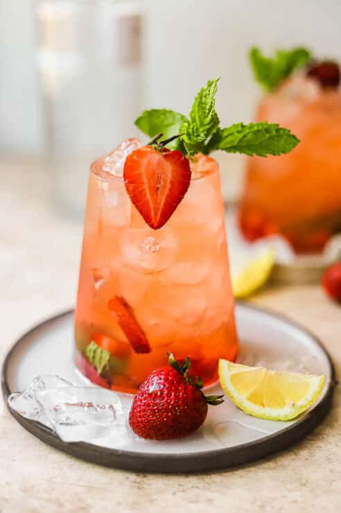 strawberry gin lemonade