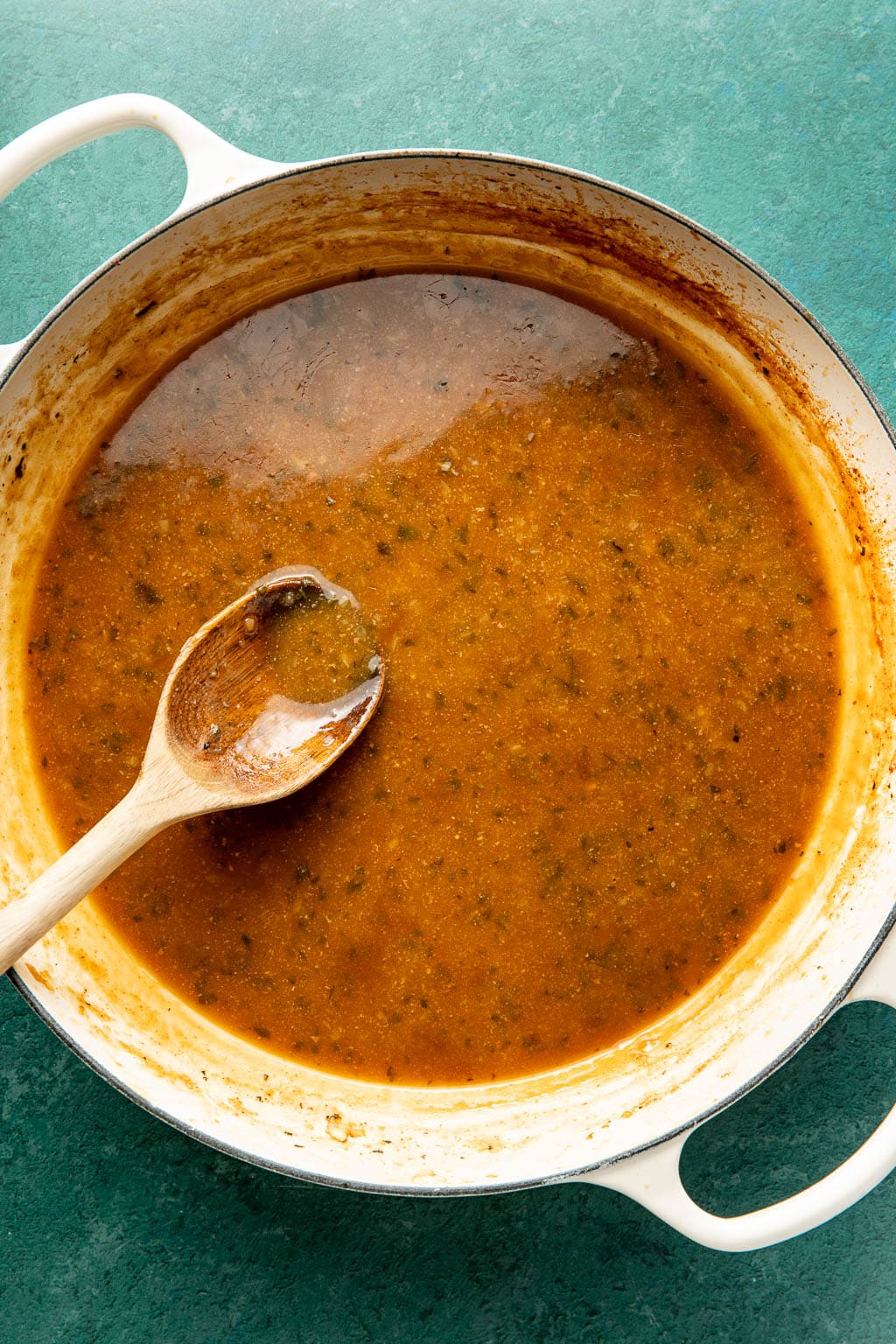 white wine turkey gravy after simmering