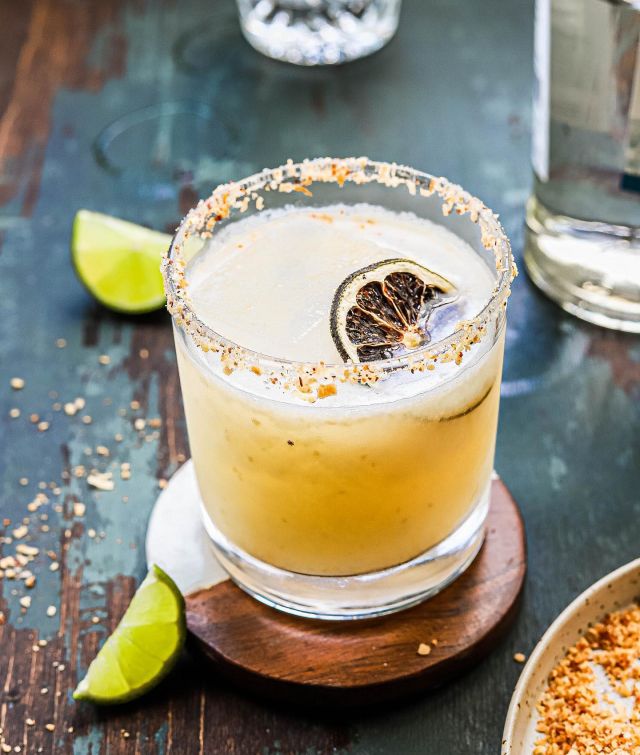 Cheers to Cinco de Mayo! Get this coconut margarita recipe plus a few of my Cinco de Mayo favorites at the link in my profile!
•
•
•
•
#margaritas #coconutrecipes #cincodemayo #cincodemayorecipes #mexicanrecipes #margaritaville