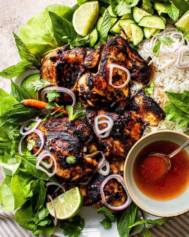 Don’t mind me, I’ll just be here sharing all the grilling content! This grilled lemongrass chicken is a forever favorite! 

Search ‘grilled’ at the link in my profile for the full recipe! 
•
•
•
•
#grillingseason #grilledchicken #chickenrecipes #mealprep #healthyrecipes