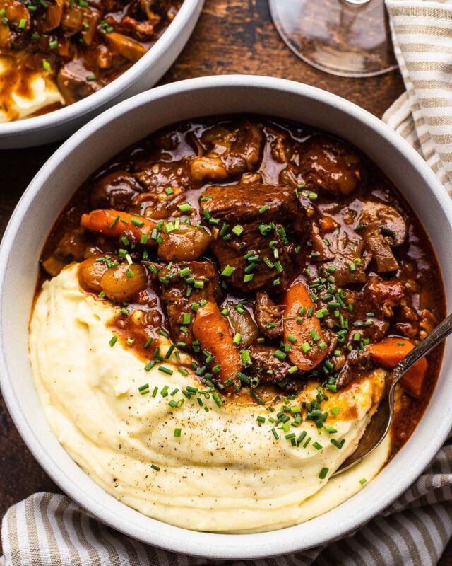 Still here for all the cozy meals and this NEW recipe for Classic Beef Bourguignon is a must make! This recipe is perfect for the holidays and though it’s inspired by the famed Julia Child recipe, I’ve made some tweaks to streamline the process without sacrificing flavor.

Full recipe in my profile!
•
•
•
•
•
#beefrecipes #beefbourguignon #juliachild #onepotmeal #onepot #onepotmeals #cozyvibes #comfortfood #comfortfoods #f52grams #f52community