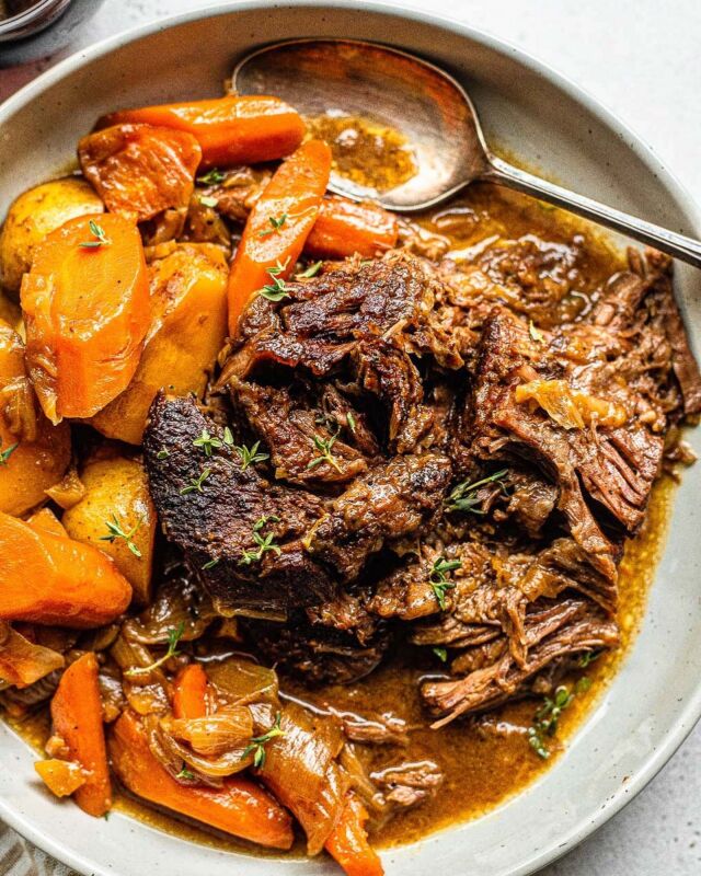 NEW RECIPE: Mom’s Classic Pot Roast! All the retro nostalgia with a couple of tweaks to make this bad boy extra flavorful. Instructions for slow cooker and instant pot in the recipe as well! 

Full recipe in my profile!
•
•
•
•
•
#potroast #roastdinner #onepot #onepotmeal #onepotmeals #beefrecipes #beefitswhatsfordinner #classicrecipe #photosofinstagram #foodoftheday #foodporn #f52community #f52grams