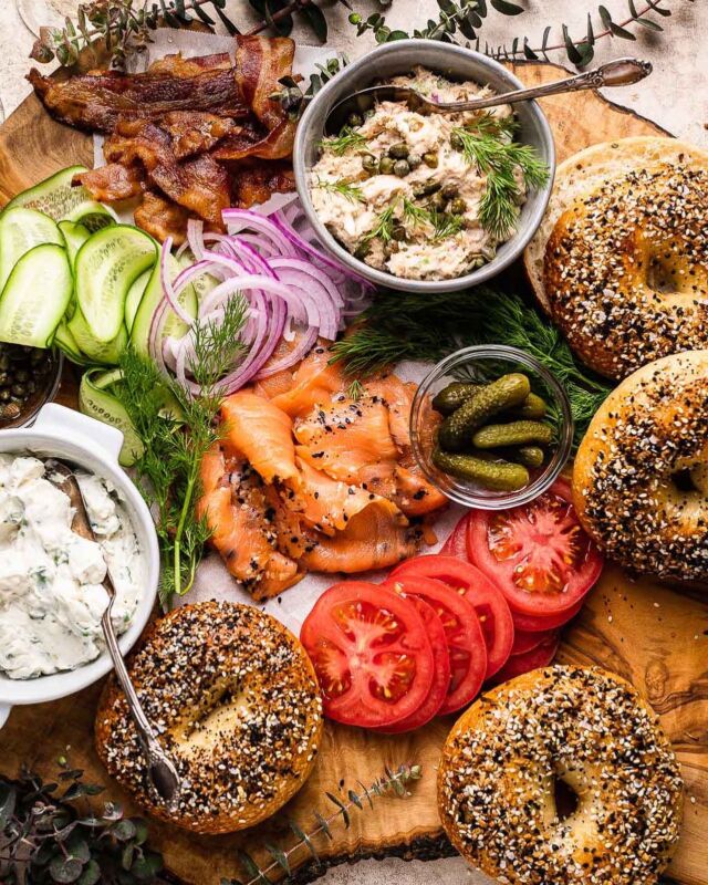 If you need last minute inspo for Mother’s Day Brunch, I’ve got 25 of my most-loved brunch recipes including this epic Smoked Salmon Bagel Board! Everything from appetizers, sweet baked goods, and savory eggy dishes all in one place!

Get the full list in my profile!
•
•
•
•
#brunchtime #brunchathome #mothersday #mothersdaybrunch #mothersdayideas #springvibes🌸 #springvibes #easyrecipes #breakfastfood #breakfastideas #f52grams #f52community