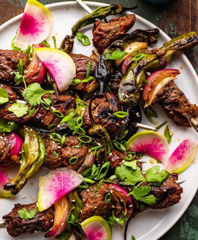 It’s finally time for grilling season to commence! In the coming weeks, I’ll be sharing all my favorite absolutely🔥 grilling recipes as part of my Summer Grilling Series starting with these Steak and Shishito kabobs!

These kabobs are tender, flavorful, and so easy to make. Get the full recipe in my profile!
•
•
•
•
•
#grillingseason #grillingout #grillingrecipes #beefitswhatsfordinner #steakkabobs #easyrecipes #healthygrilling #summervibes #summerrecipes #f52grams #f52community