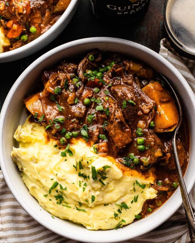 My Guinness Beef Stew is the perfect recipe if you’re looking for some St. Patrick’s Day inspiration! Tender beef and veggies in a rich and hearty Guinness broth served over mashed potatoes—what could be better?

Google ‘so much food Guinness stew’ or head to my stories for the link to the recipe!
•
•
•
•
•
#guinness #guinnessstew #beefstew #beefstewrecipe #stpatricksday #stpatricksdayfood #cozyfood #comfortfood #easyrecipes #f52grams #f52community