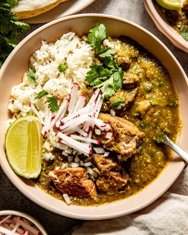 Anyone else in desperate need of ultra-cozy dinners right now? This Pork Chile Verde is one of the most beloved recipes from my childhood that my dad used to make. Pork shoulder cooks low and slow in a quick verde sauce until it’s fall-apart tender and perfect. Serve over rice with warm tortillas on the side for scooping!

Get the recipe in my profile or stories!

#mexicanrecipes #chileverde #onepotmeal #porkrecipes 📸: @brokegirltable